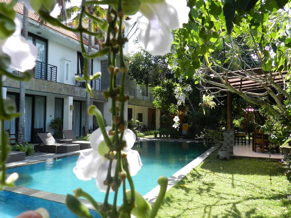 Puri Maharani Boutique Hotel Денпасар Екстериор снимка