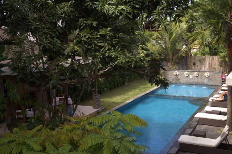 Puri Maharani Boutique Hotel Денпасар Екстериор снимка